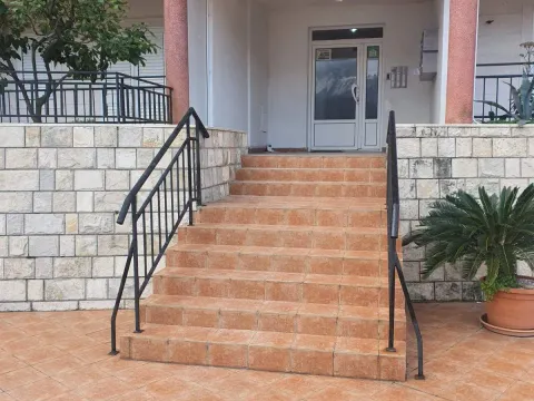 Sale, two bedroom apartment, 60m², Gospoština, Budva - image 3