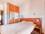 Rent, one bedroom apartment, 44m², Petrovac, Budva - image 9