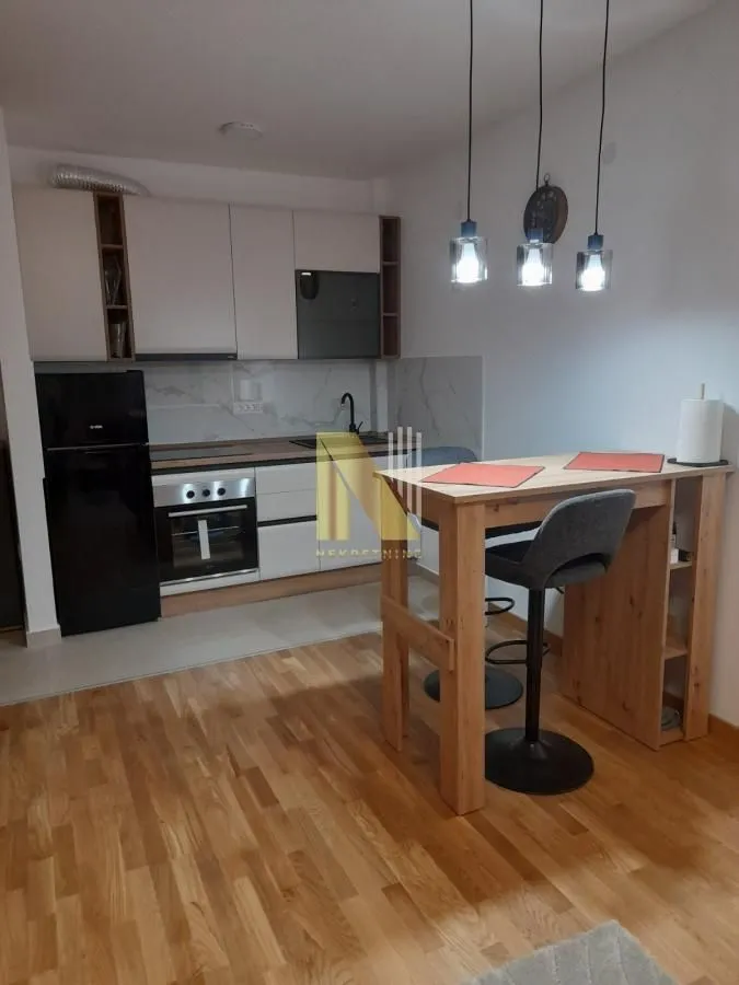 Izdavanje, dvosoban stan, 45m², Petrovaradin, Novi Sad