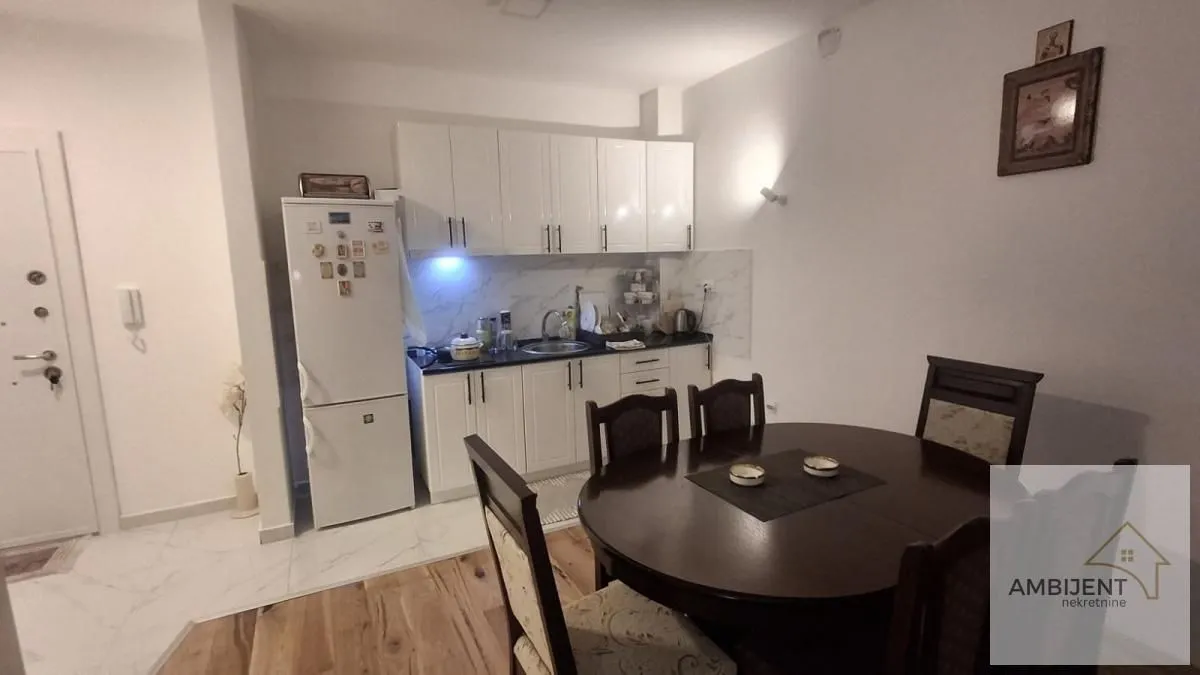 Prodaja, dvosoban stan, 45m², Centar, Stara Pazova