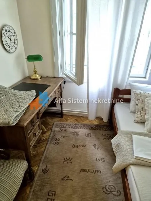 Izdavanje, dvosoban stan, 60m², Profesorska Kolonija, Palilula Sve Podlokacije