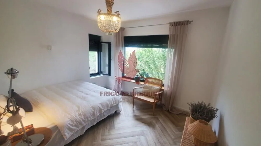 Sale, house, 234m², Granice, Mladenovac