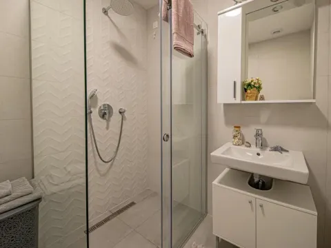 Izdavanje, stan, 36m², Centar, Bar - image 7