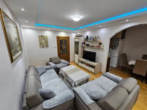 Prodaja, jednosoban stan, 58m², Stari Aerodrom, Podgorica - image 11