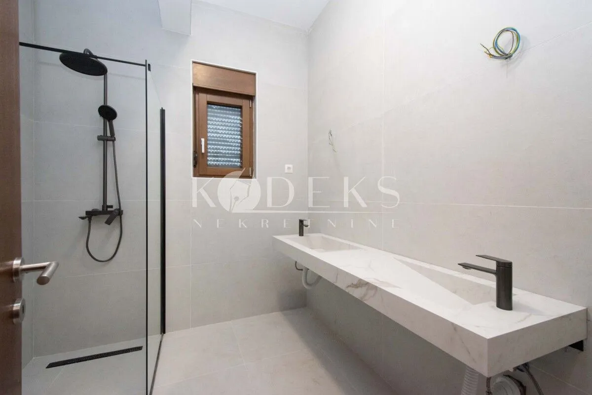 Sale, four bedroom apartment, 220m², Vezirov Most, Podgorica