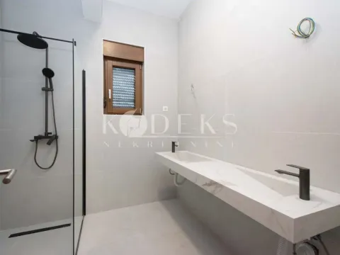 Prodaja, četvorosoban stan, 221m², Vezirov Most, Podgorica - image 26
