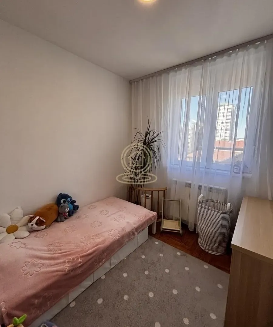 Prodaja, trosoban stan, 75m², Medijana, Niš