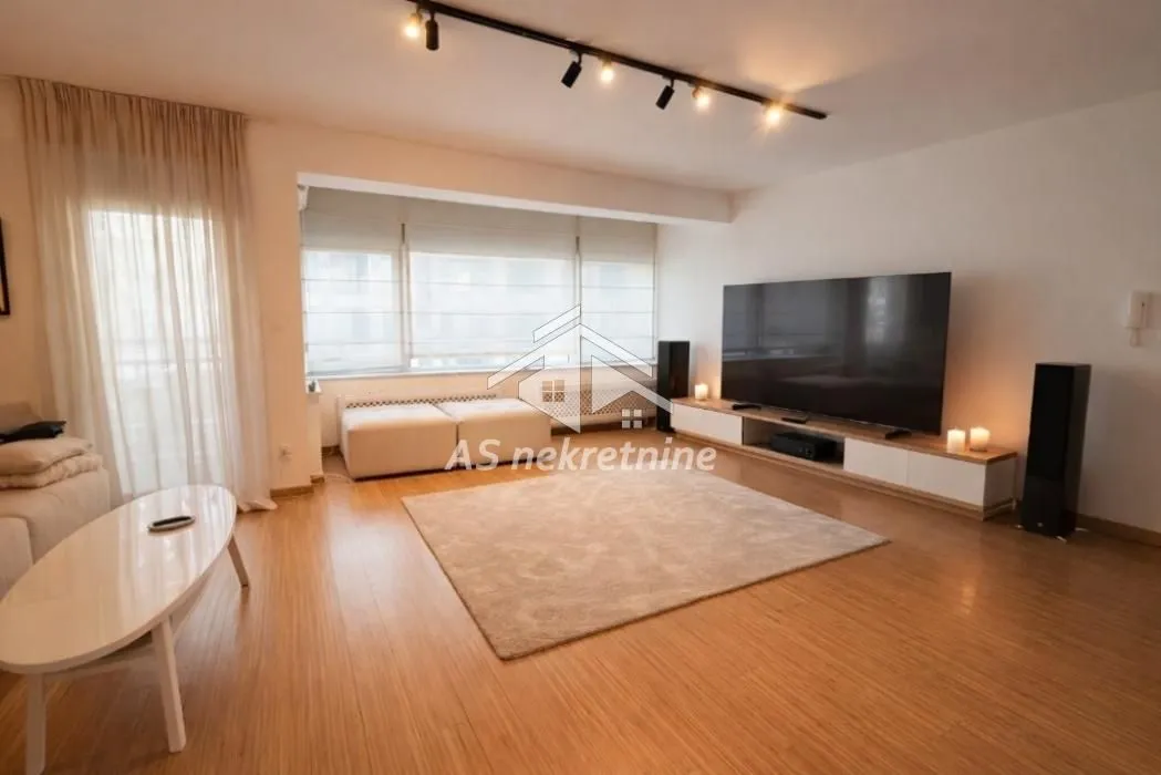 Izdavanje, trosoban stan, 100m², Vračar Hram, Vračar Sve Podlokacije