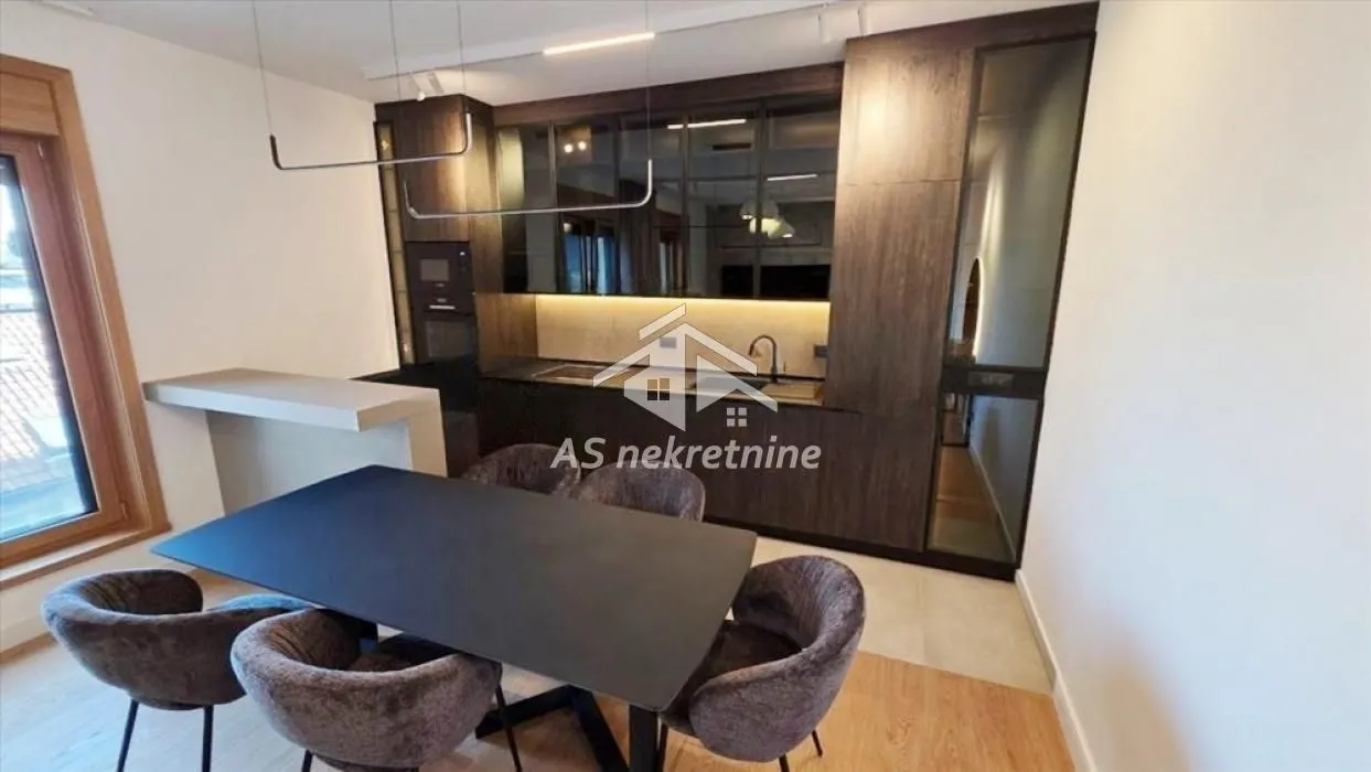 Izdavanje, trosoban stan, 95m², Savski Venac, Beograd
