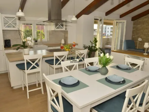 Izdavanje, dvosoban stan, 100m², Seljanovo, Tivat - image 16