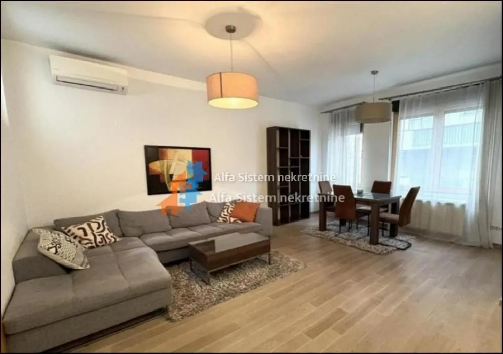 Izdavanje, trosoban stan, 70m², Vračar Sve Podlokacije, Beograd