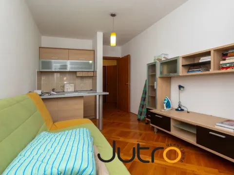 Prodaja, četvorosoban stan, 133m², Momišići, Podgorica - image 10