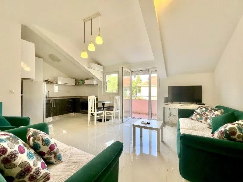Prodaja, dvosoban stan, 60m², Centar, Tivat