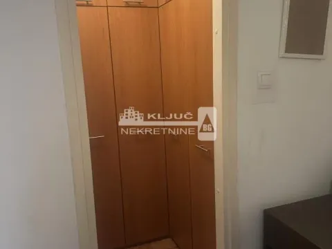 Izdavanje, trosoban stan, 90m², Kalenić Pijaca, Vračar Sve Podlokacije - image 7