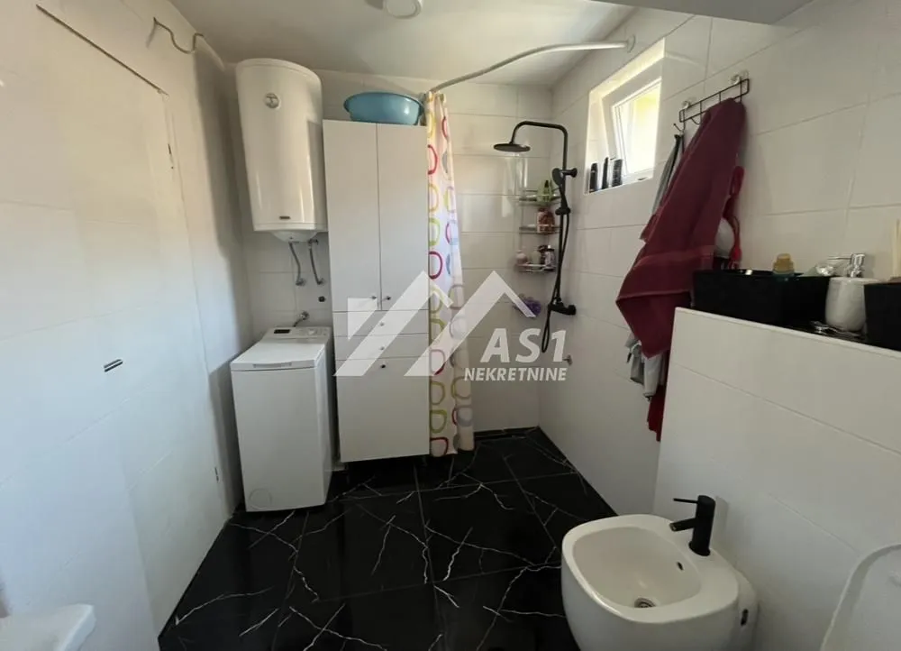 Izdavanje, trosoban stan, 100m², Adice, Novi Sad Sve Podlokacije