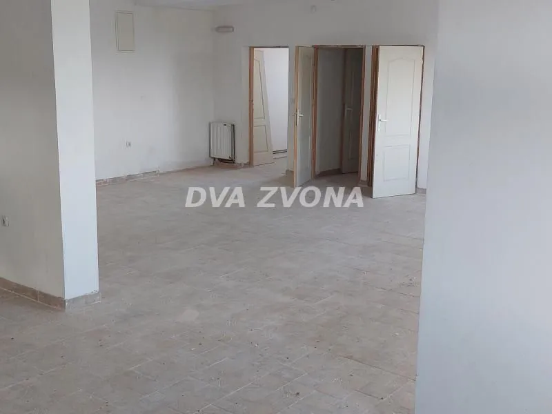 Prodaja, ugostiteljski objekat, 478m², Perlez, Zrenjanin