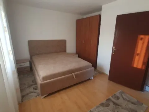 Izdavanje, dvosoban stan, 60m², 1 maj, Podgorica - image 2