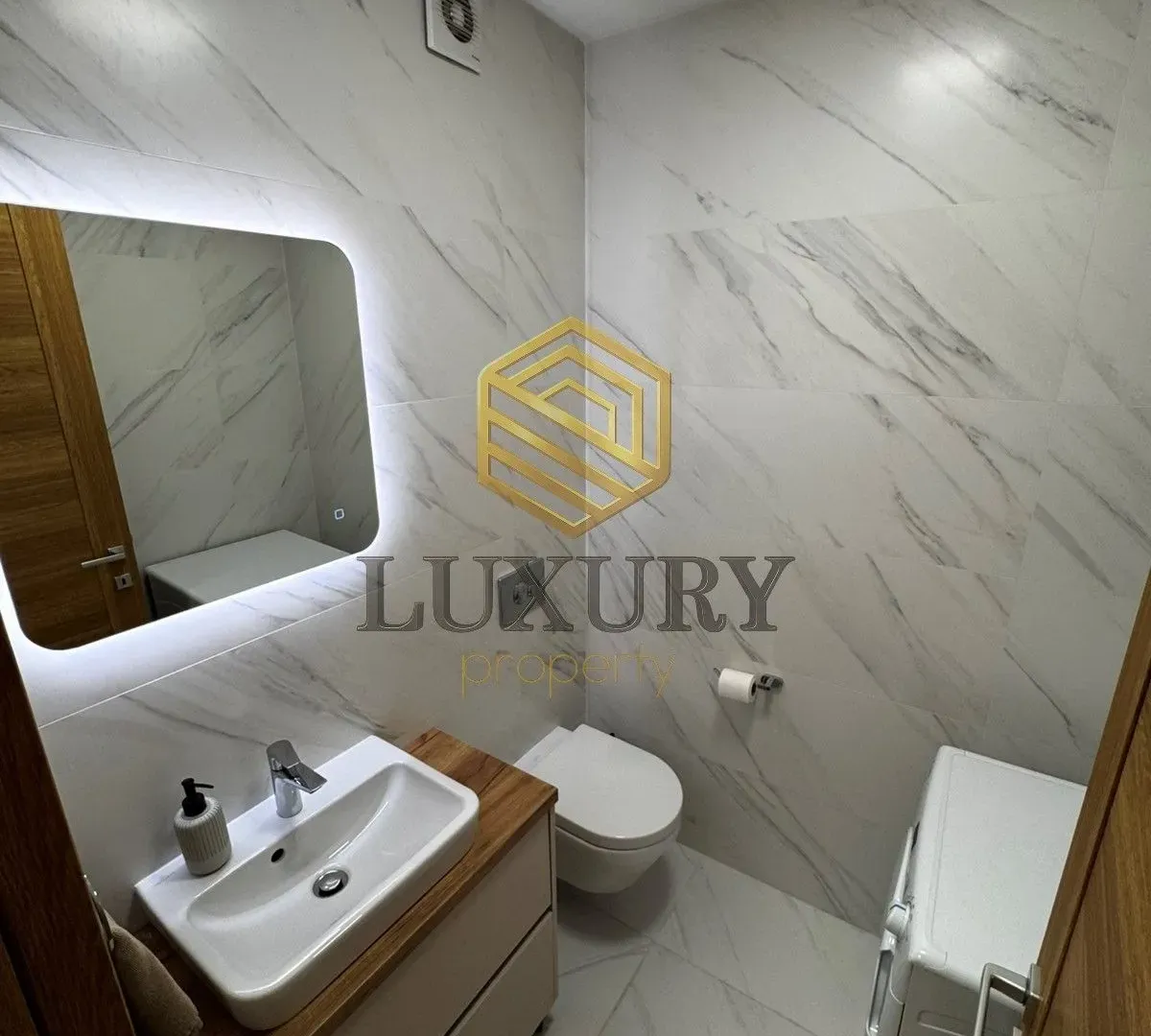 Prodaja, dvosoban stan, 72m², New City, Podgorica