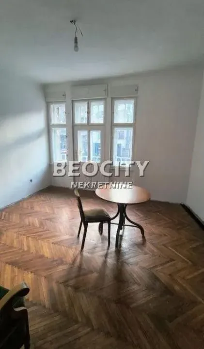 Prodaja, dvosoban stan, 87m², Bajlonijeva Pijaca, Beograd