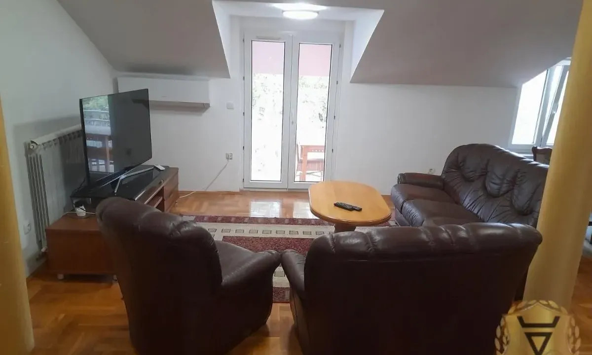 Izdavanje, četvorosoban stan, 105m², Denkova Basta, Zvezdara Sve Podlokacije