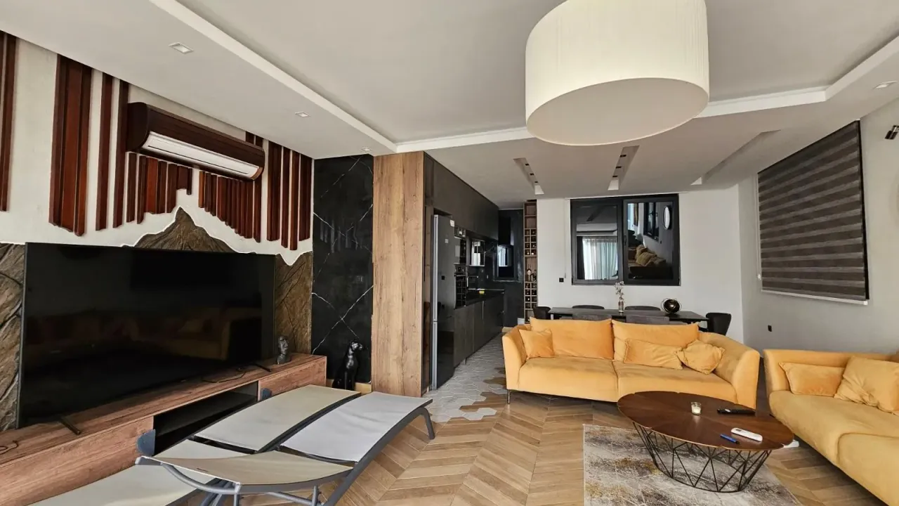 Prodaja, jednosoban stan, 170m², Budva, Crna Gora