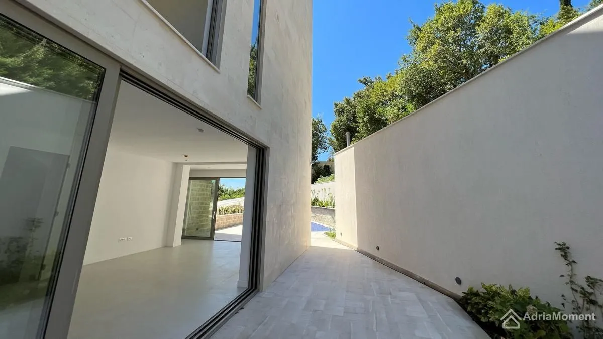 Sale, house, 236m², Donja Lastva, Tivat