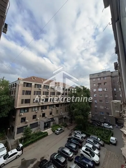 Izdavanje, četvorosoban stan, 86m², Savski Venac, Beograd