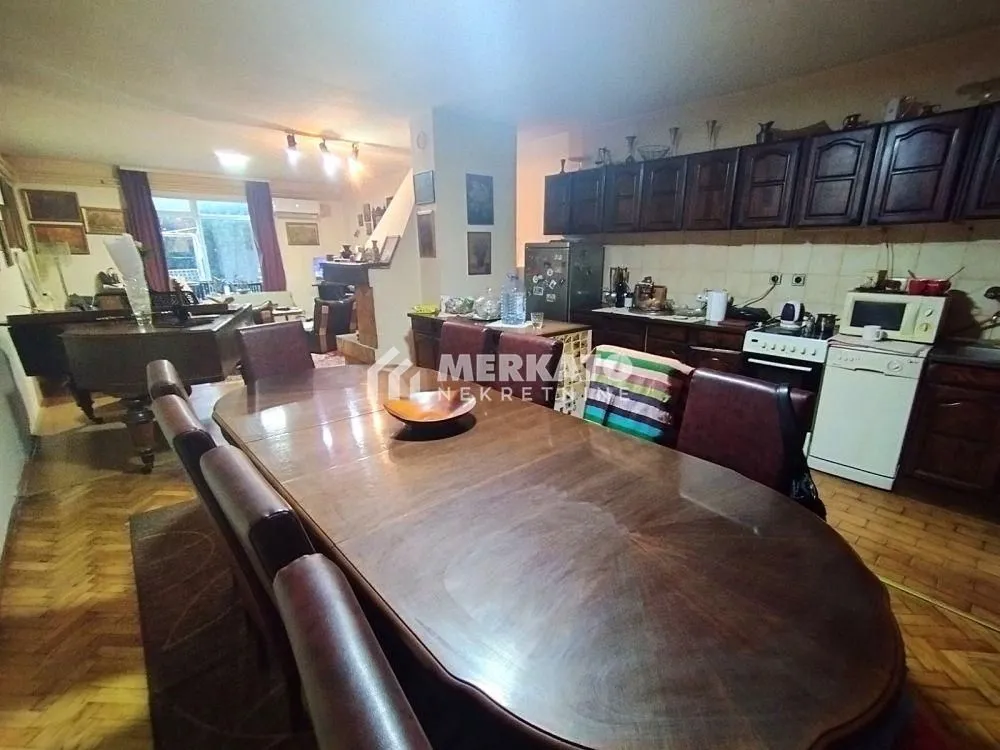 Prodaja, kuća, 390m², Gradnulica, Zrenjanin