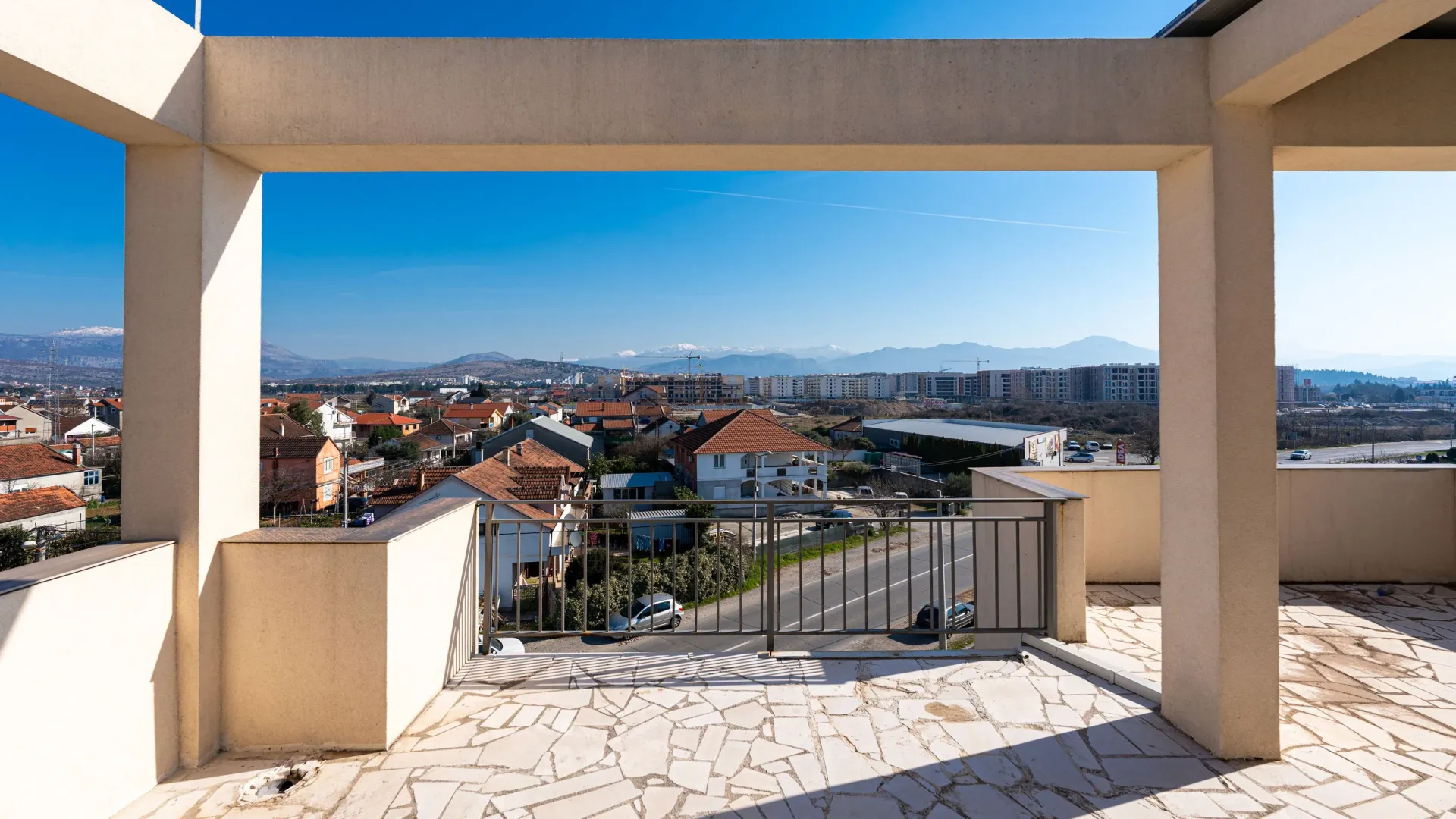 Rent, office space, 600m², Gornja Gorica, Podgorica