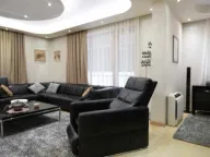 Izdavanje, četvorosoban stan, 178m², Tološka šuma, Podgorica - image 2