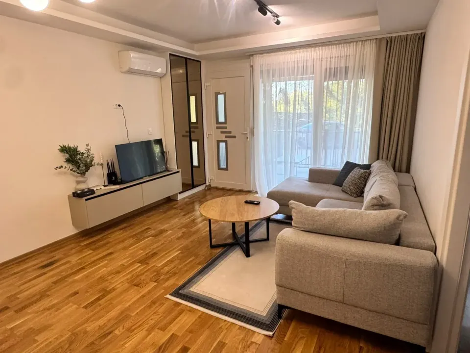 Rent, two bedroom apartment, 62m², Tivat, Crna Gora