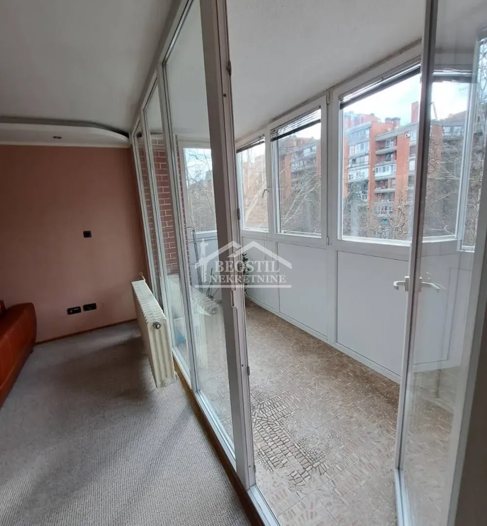 Izdavanje, trosoban stan, 82m², Lion, Zvezdara Sve Podlokacije