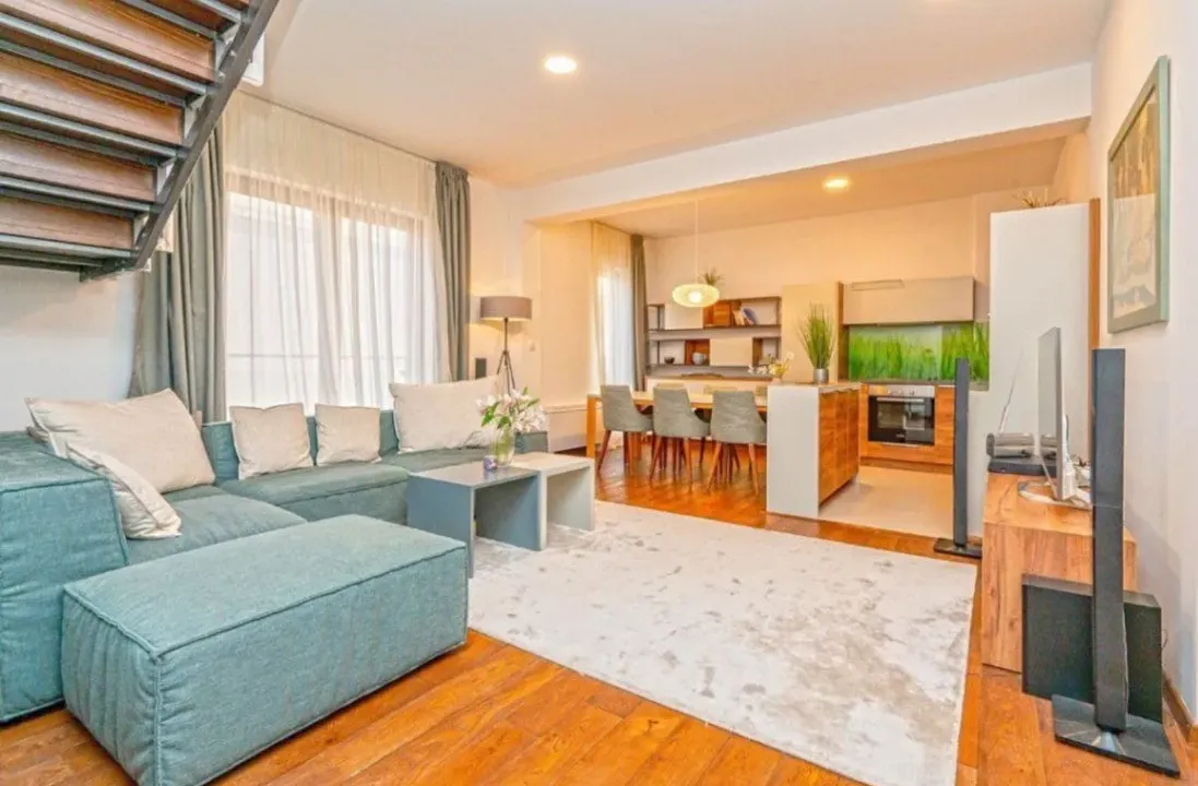 Prodaja, trosoban stan, 170m², Maini, Budva