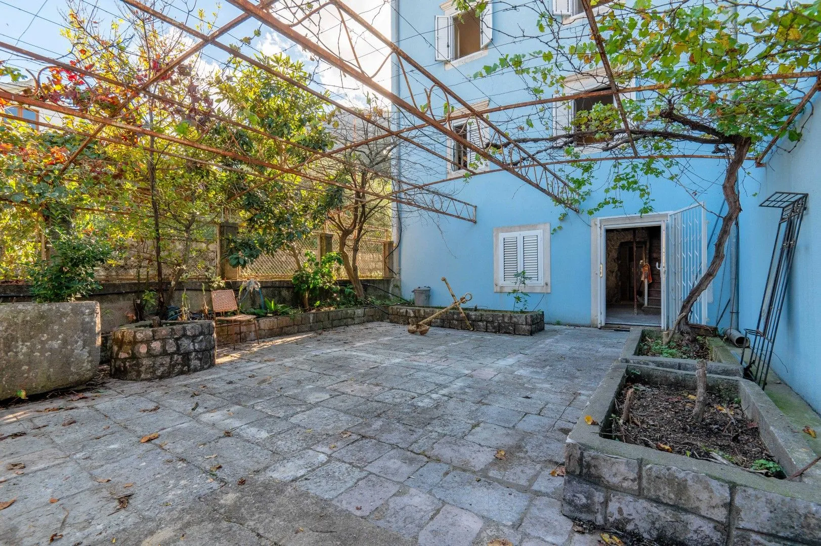 Sale, house, 300m², Stoliv, Kotor