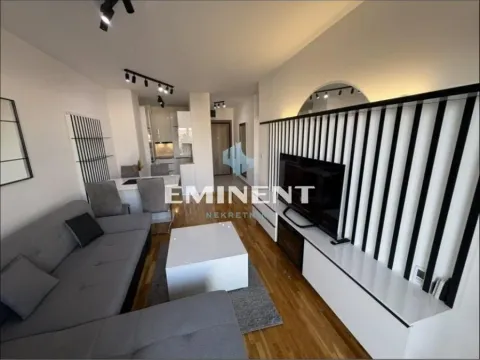 Izdavanje, dvosoban stan, 52m², Hala Pionir, Palilula Sve Podlokacije - image 1