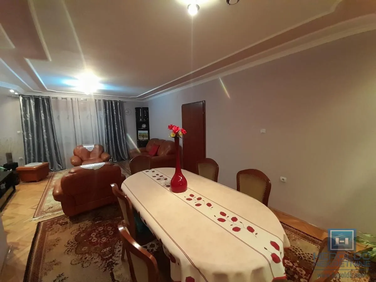 Sale, house, 180m², Centar, Ćuprija