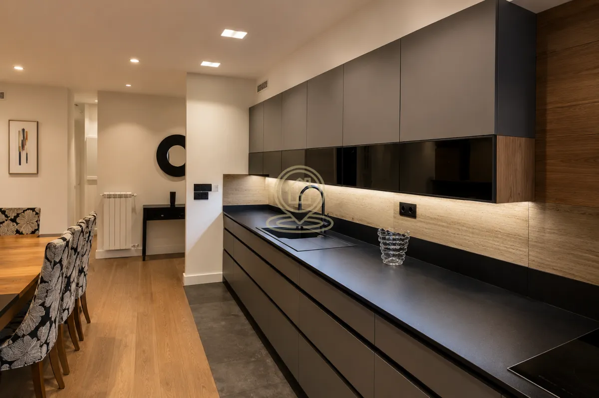 Rent, three bedroom apartment, 93m², Stari Grad, Beograd