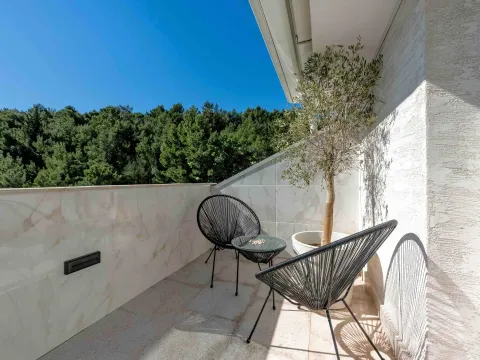 Sale, two bedroom apartment, 81m², Petrovac, Budva - image 17