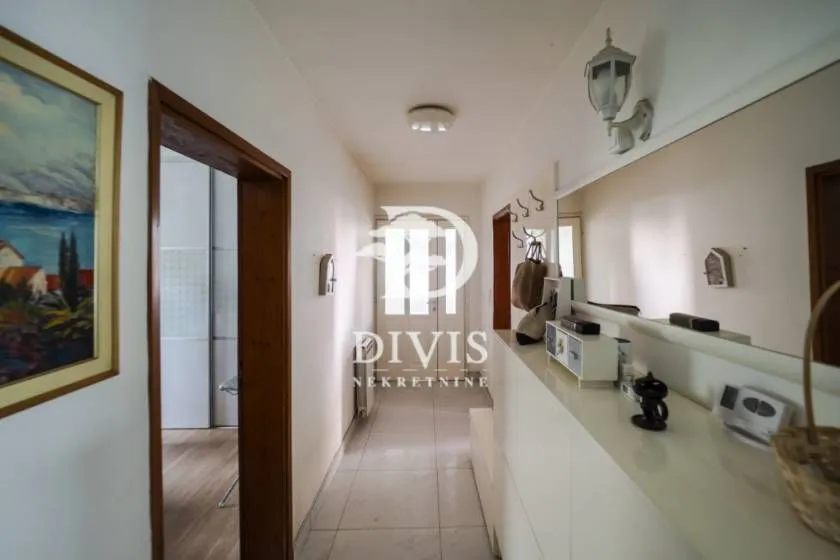 Prodaja, stan, 338m², Surčin, Beograd
