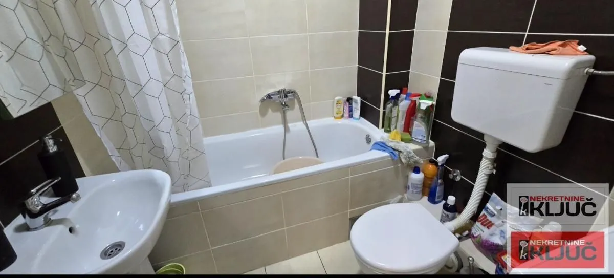 Izdavanje, trosoban stan, 67m², Adice, Novi Sad Sve Podlokacije