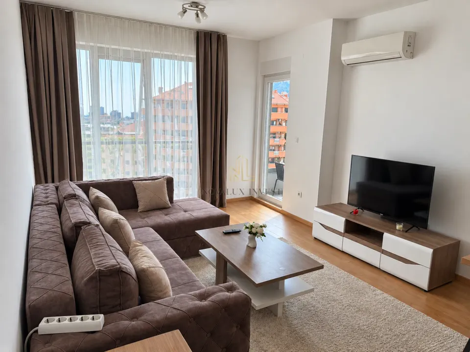Rent, one bedroom apartment, 50m², Centar, Budva