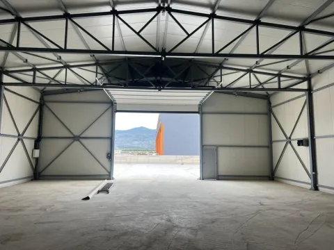 Izdavanje, poslovni prostor, 584m², Kuće Rakića, Podgorica - image 8