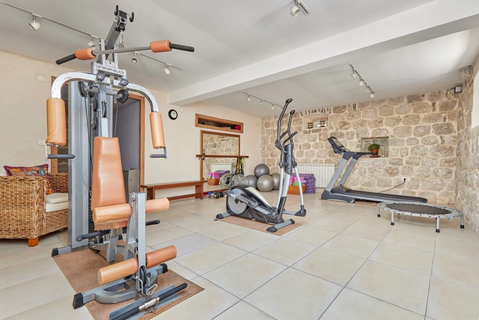 Rent, house, 2117m², Kotor, Crna Gora