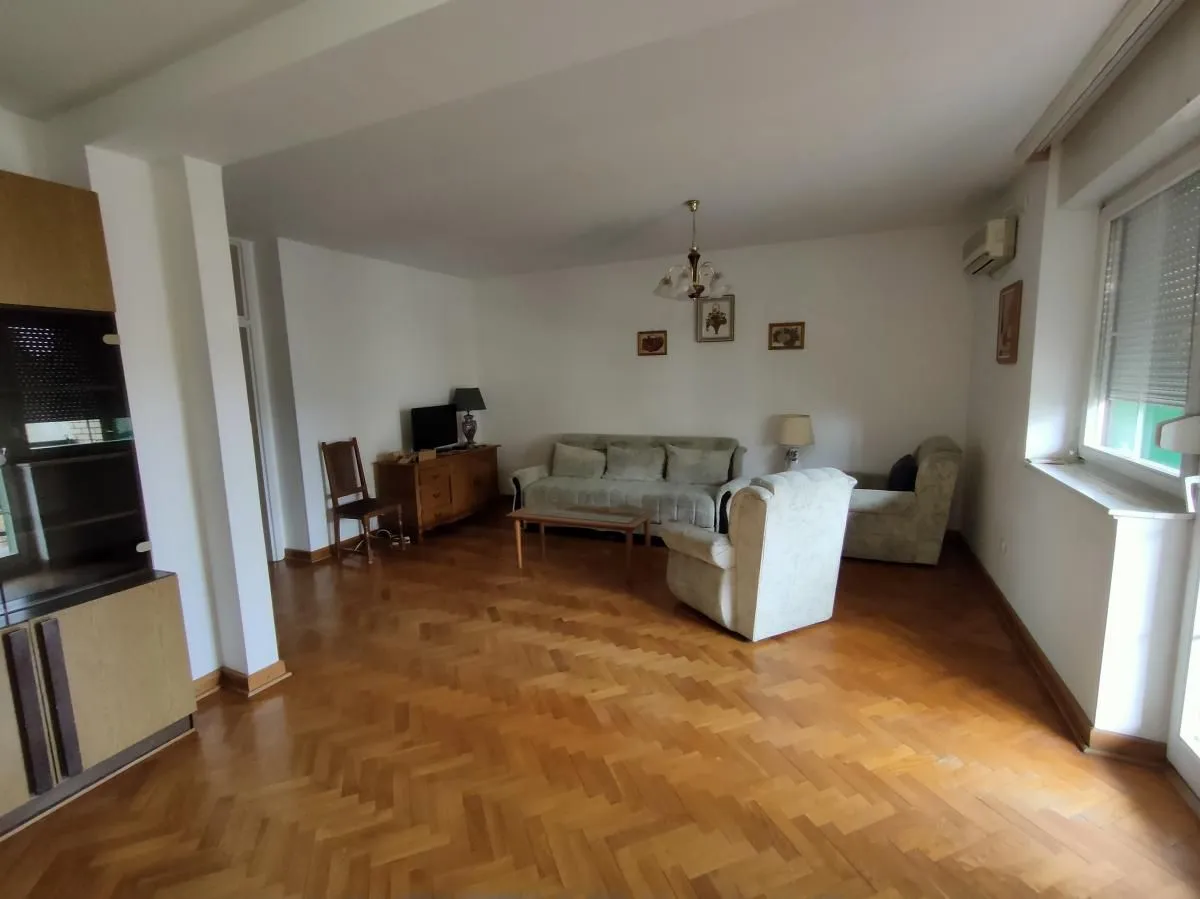 Prodaja, trosoban stan, 103m², Centar, Novi Sad