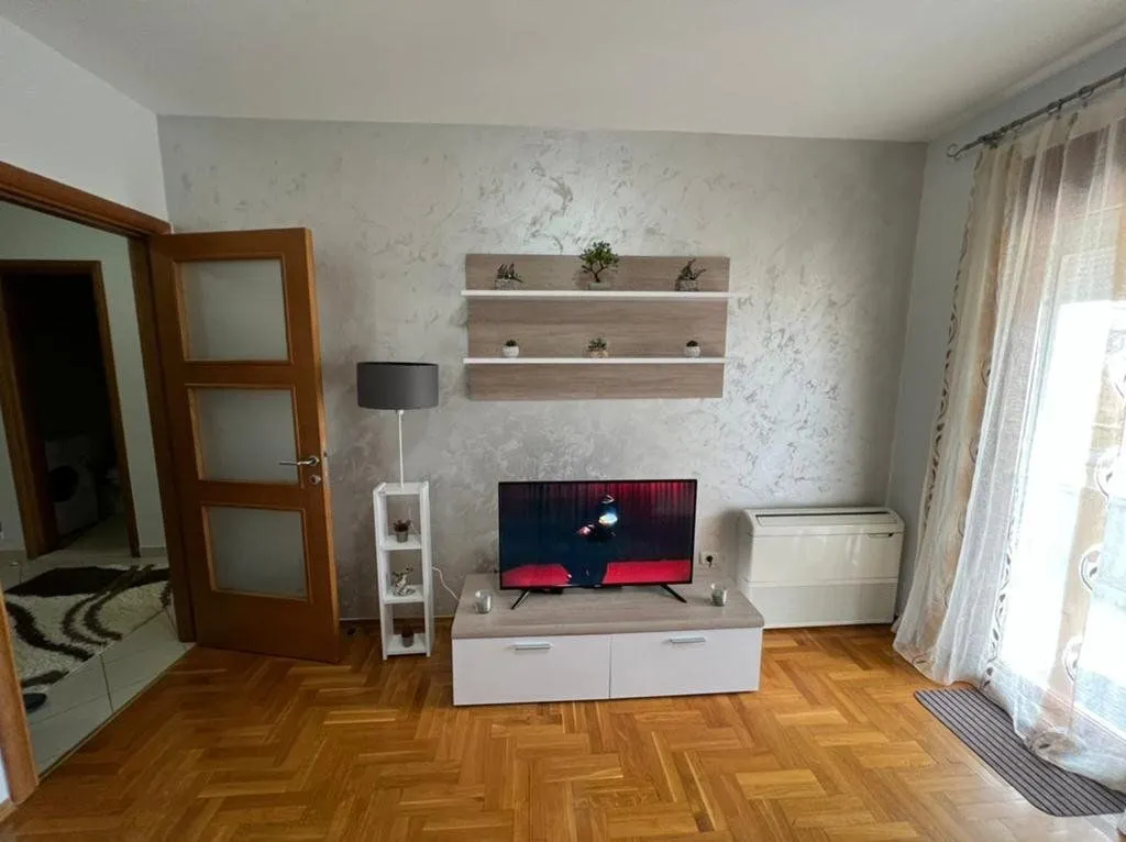Rent, one bedroom apartment, 60m², Pobrežje, Podgorica