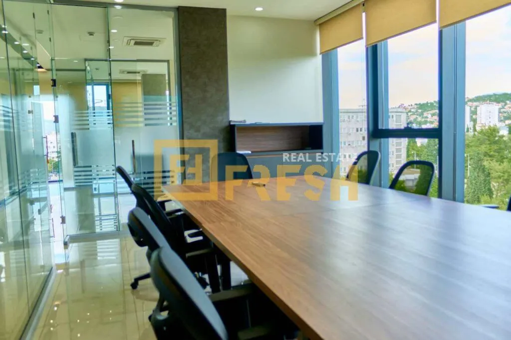 Rent, office space, 250m², Preko Morače, Podgorica