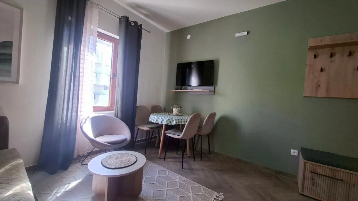Izdavanje, jednosoban stan, 45m², Ilino, Bar