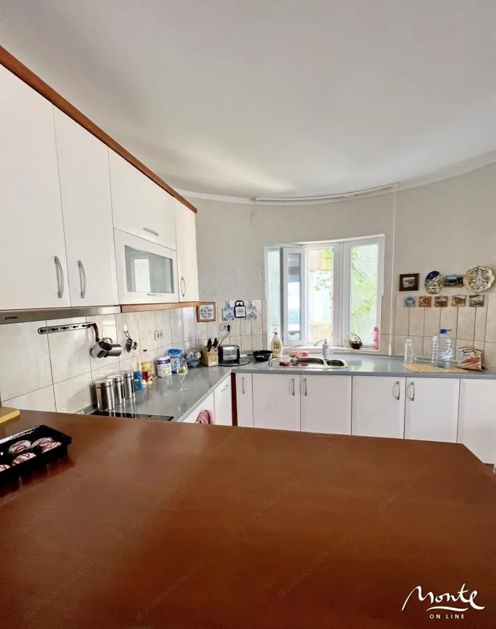 Sale, three bedroom apartment, 132m², Stoliv, Kotor