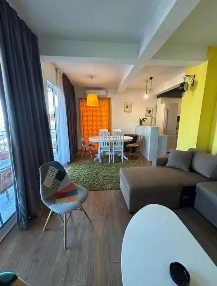 Izdavanje, dvosoban stan, 110m², Zeleni Pojas, Bar