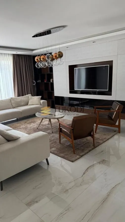 Prodaja, četvorosoban stan, 130m², Telep, Novi Sad Sve Podlokacije